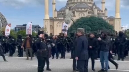 В Грозном прошел Парад Победы