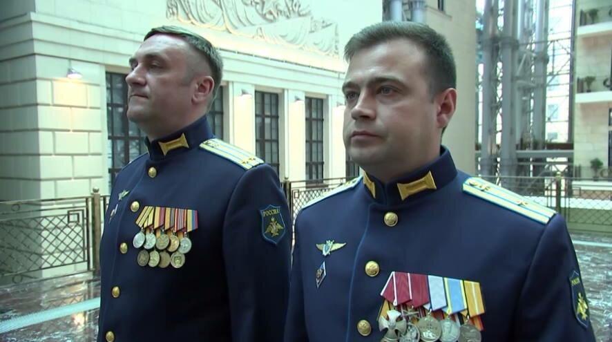 Министр обороны РФ вручил золотые звезды Героев России военнослужащим-участникам специальной военной операции