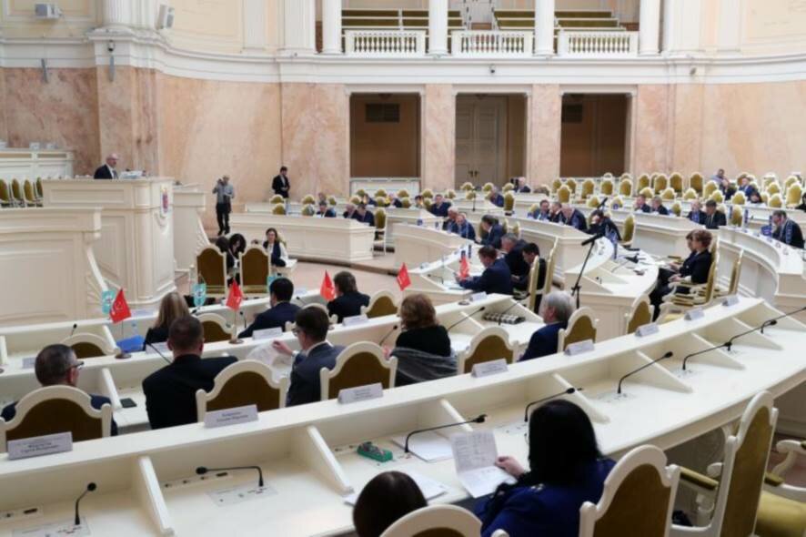 Депутаты ЗакСа раскритиковали «невнятный» законопроект Беглова о поддержке участников СВО