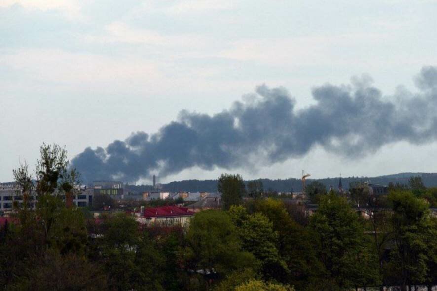 Нанесен ракетный удар по военному объекту в Львовской области