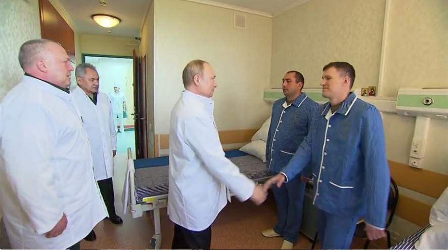 Владимир Путин навестил раненых