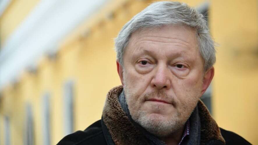 Основатель партии «Яблоко» Григорий Явлинский покинул Россию