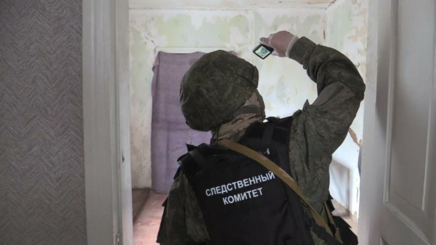 Следователи продолжают фиксировать последствия обстрелов украинскими военнослужащими населенных пунктов ЛНР и ДНР