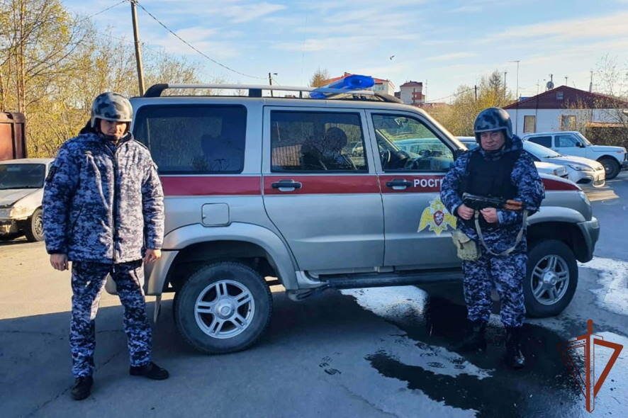 Наряд Росгвардии на Ямале задержал подозреваемых в незаконном обороте оружия