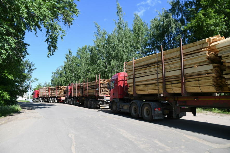 Российские регионы активно включились в работу по оказанию гуманитарной помощи лесоматериалами ДНР и ЛНР