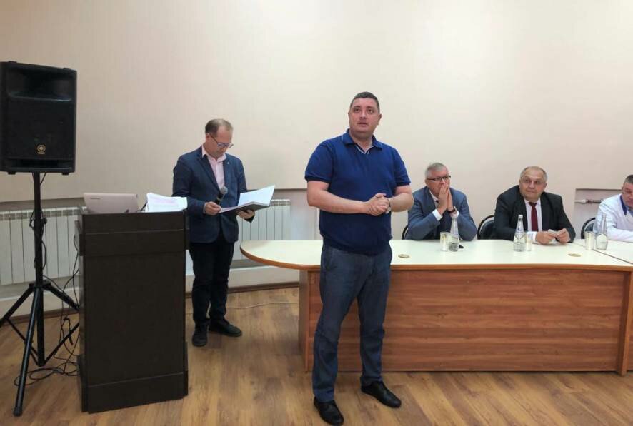 Евгений Ковалев поздравил медицинских работников с профессиональным праздником