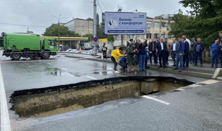 Сергей Аксенов осмотрел рухнувший мост