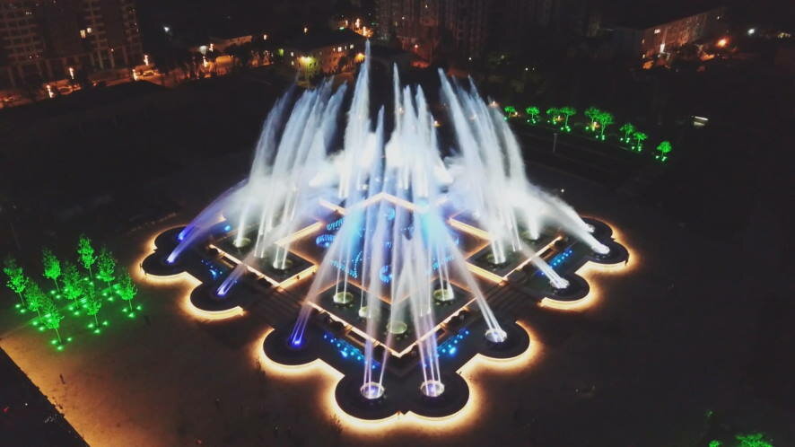 В Дербенте на открытие самого большого фонтана в России пришли свыше 35 тысяч человек