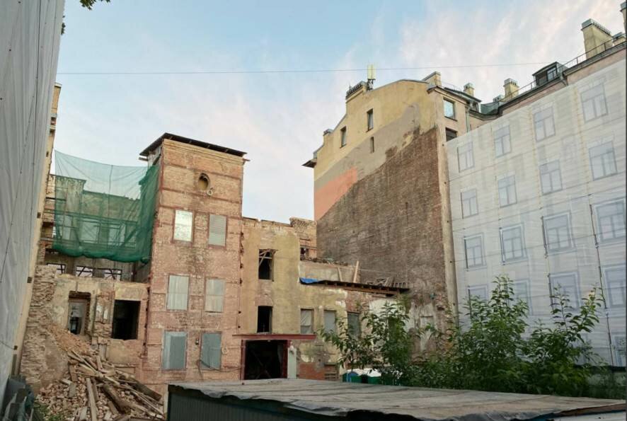 Градозащитница Бакан указала на выгоду петербургских чиновников при сносе исторических зданий