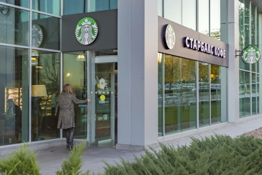 Новыми совладельцами Starbucks в России могут стать Тимати и ресторатор Антон Пинский