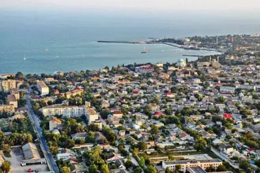 В Крыму реконструируют исторические центры Евпатории и Алупки