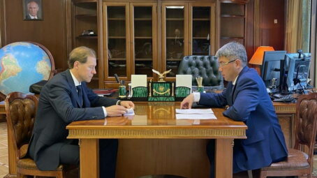 Денис Мантуров встретился с главой Бурятии Алексеем Цыденовым