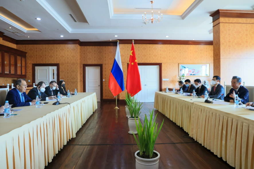 5 августа в Пномпене состоялась встреча Министра иностранных дел России Сергея Лаврова с Министром иностранных дел КНР Ван И