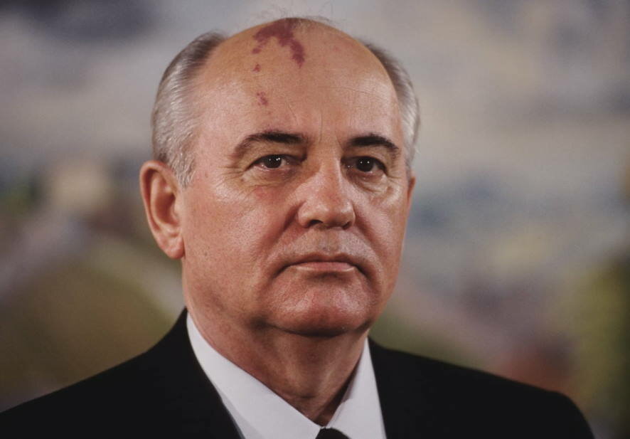 «Человек, изменивший историю XX века»: политики и звезды отреагировали на смерть Михаила Горбачева