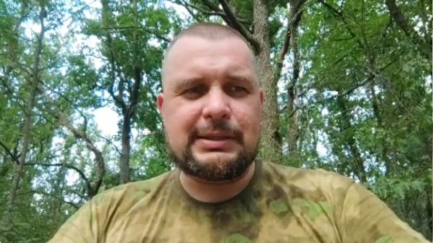 Военный блогер Владлен Татарский считает, что на время СВО целесообразно закрыть некоторые СМИ