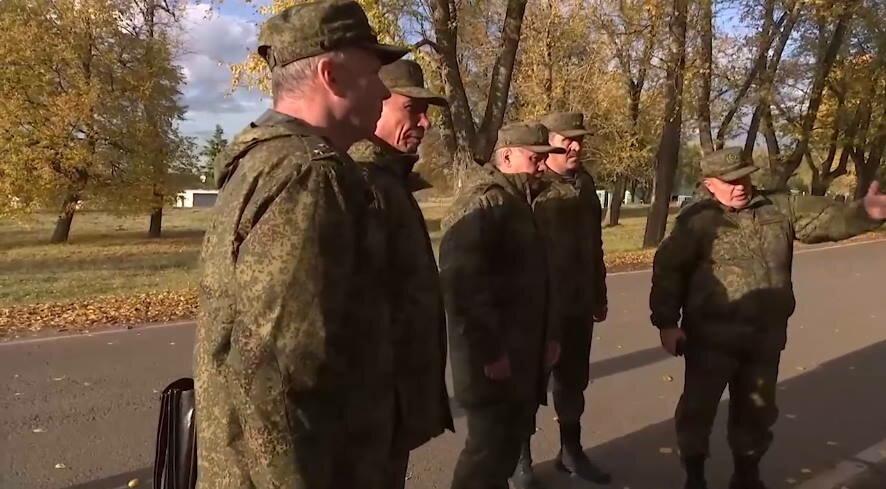 Сергей Шойгу проверил ход подготовки граждан, призванных из запаса, на военных полигонах ЗВО