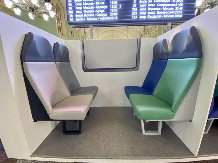 На Казанском вокзале Москвы пассажиры электричек могут протестировать новые сидения
