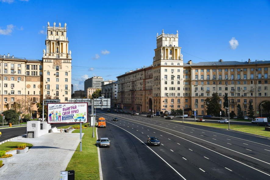 Завершили основные работы по благоустройству участка Ленинского проспекта в столице