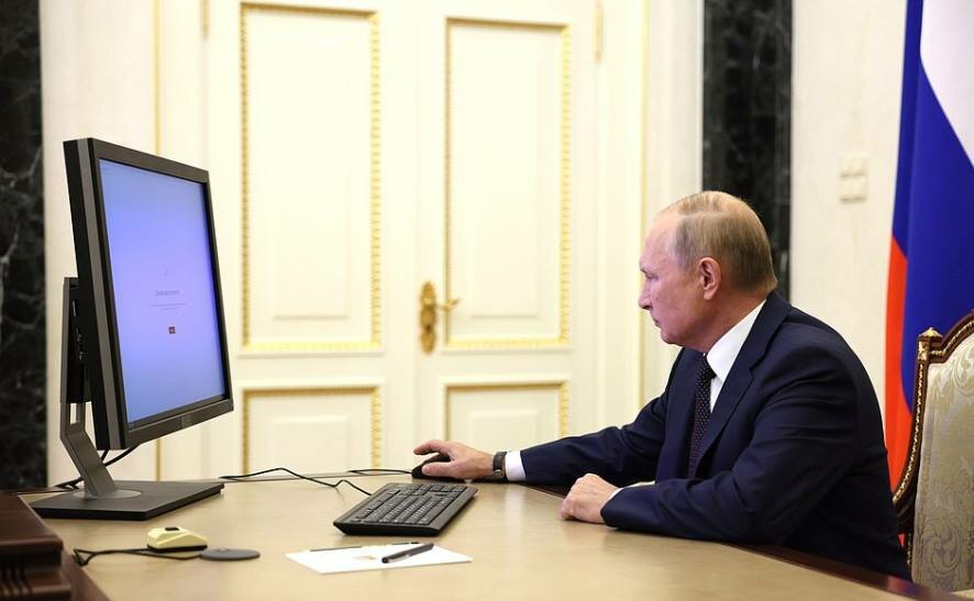 Владимир Путин: Власти продолжат работу, чтобы образование во всех регионах было качественным