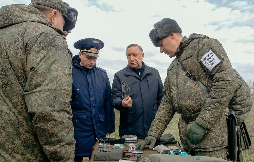 Губернатор Александр Беглов посетил  мотострелковый полк, в котором будут служить петербуржцы, призванные по мобилизации