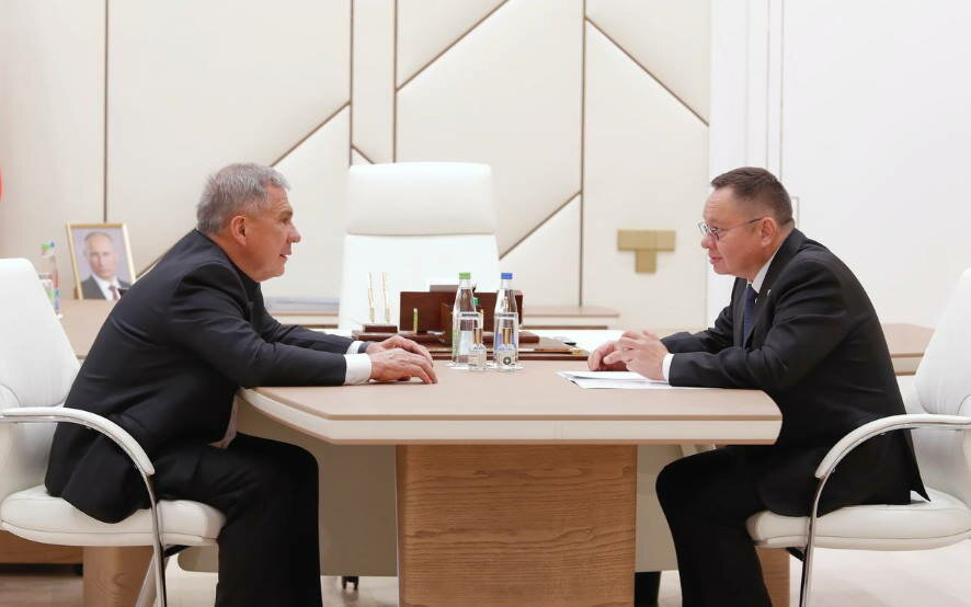 Министр строительства и ЖКХ РФ  встретился с главой Республики Татарстан Рустамом Миннихановым