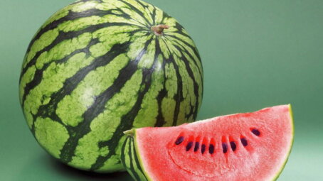 Покупные половинки арбуза могут содержать кишечную палочку и стафилококк