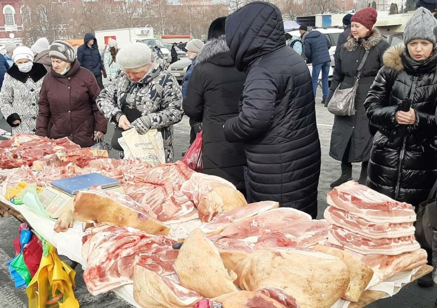 В Саратове на Театральной площади снова будут продавать мясо и молоко