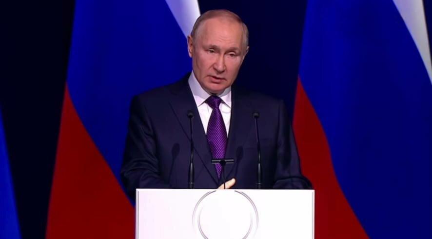 Путин выступил на Всероссийском съезде судей