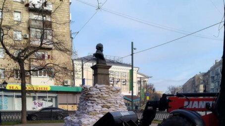 В Харькове разворачивается война за Пушкина