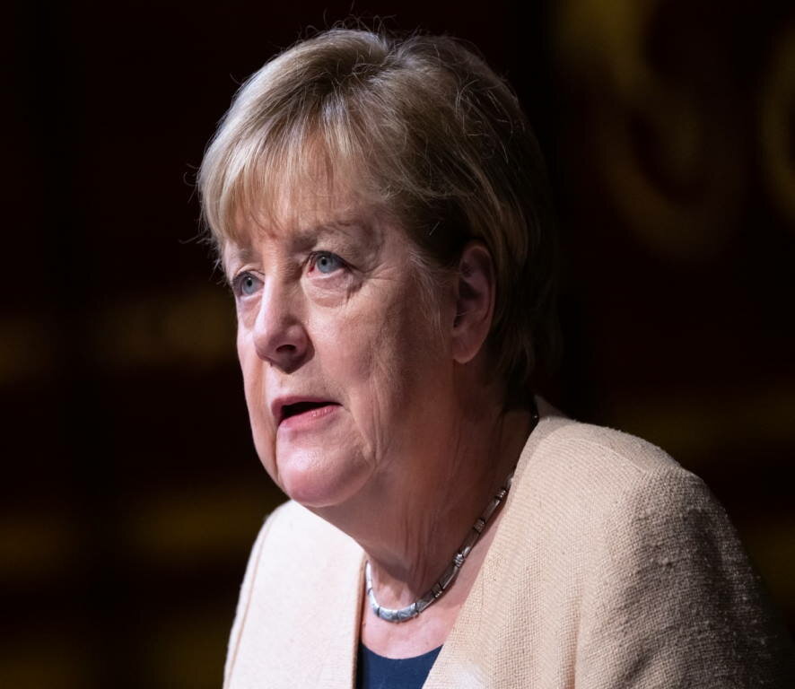 Меркель не дали наладить диалог с Путиным перед уходом с поста канцлера Германии