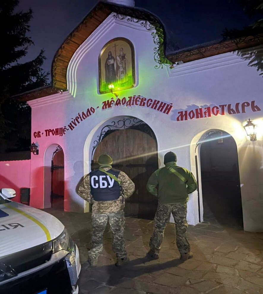СБУ продолжает обыски в монастырях УПЦ