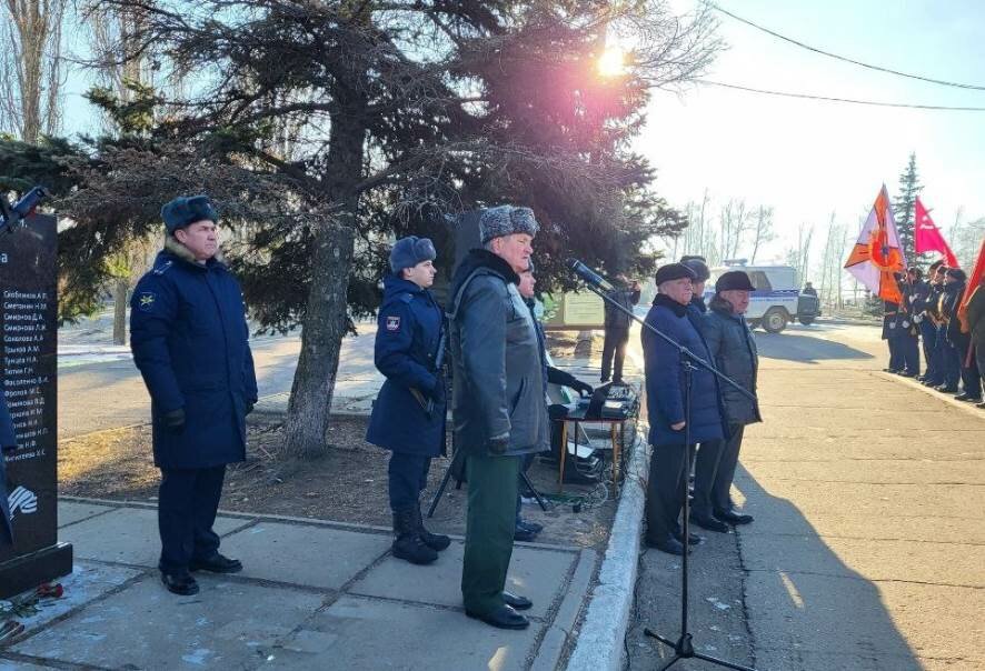 В Парке Победы состоялось открытие мемориала с именами защитников саратовского неба в годы ВОВ