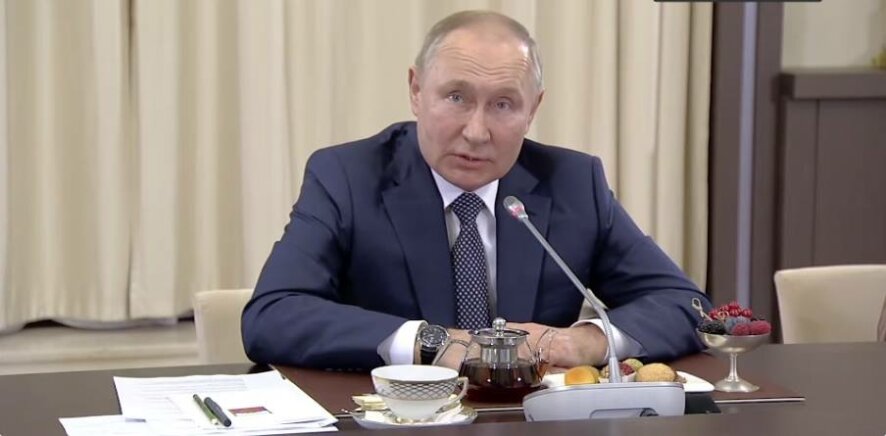 Владимир Путин : Удары наносятся прямо по жилым кварталам. Не может об этом никто не знать. Все молчат!