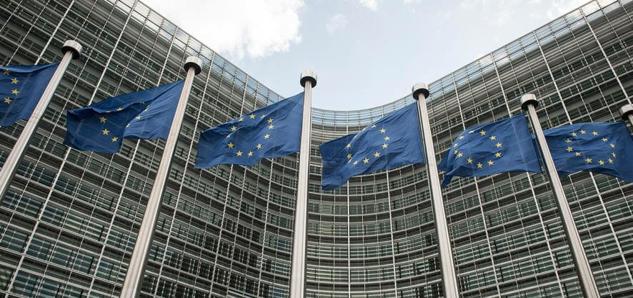 Еврокомиссия подаст в суд на Польшу из-за закона о создании комитета по изучению «влияния России»