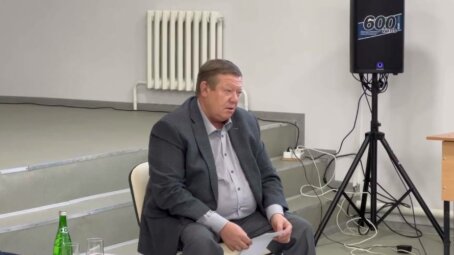 Панков: Безопасность жителей Вольска и Хвалынска обеспечили 100 км тротуаров, построенных по проекту Володина