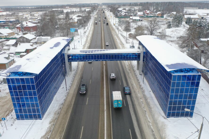 На трассе М-10 «Россия» в Подмосковье ввели в эксплуатацию три надземных пешеходных перехода