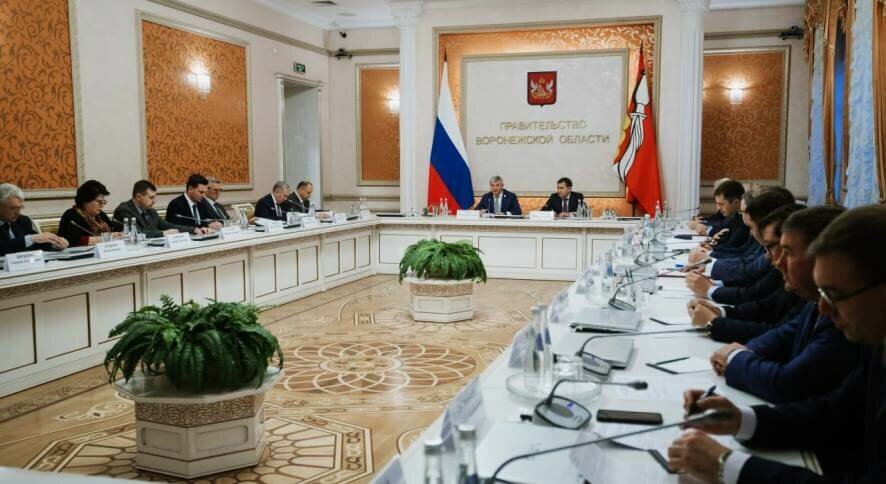 Губернатор Александр Гусев провел встречу с членами Совета Воронежской областной Думы