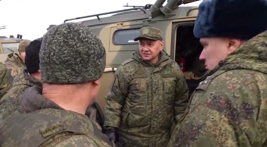 Сергей Шойгу проинспектировал подразделения группировки ВС РФ в зоне проведения спецоперации