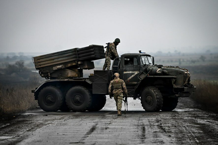 Удары по бригадам националистов и отраженные атаки украинских боевиков — главное из Брифинга МО РФ 15 января