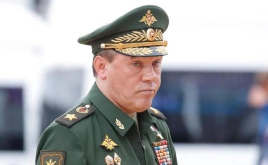 Начальник Генштаба ВС РФ Герасимов вручил госнаграды военнослужащим, участвовавшим в освобождении Авдеевки