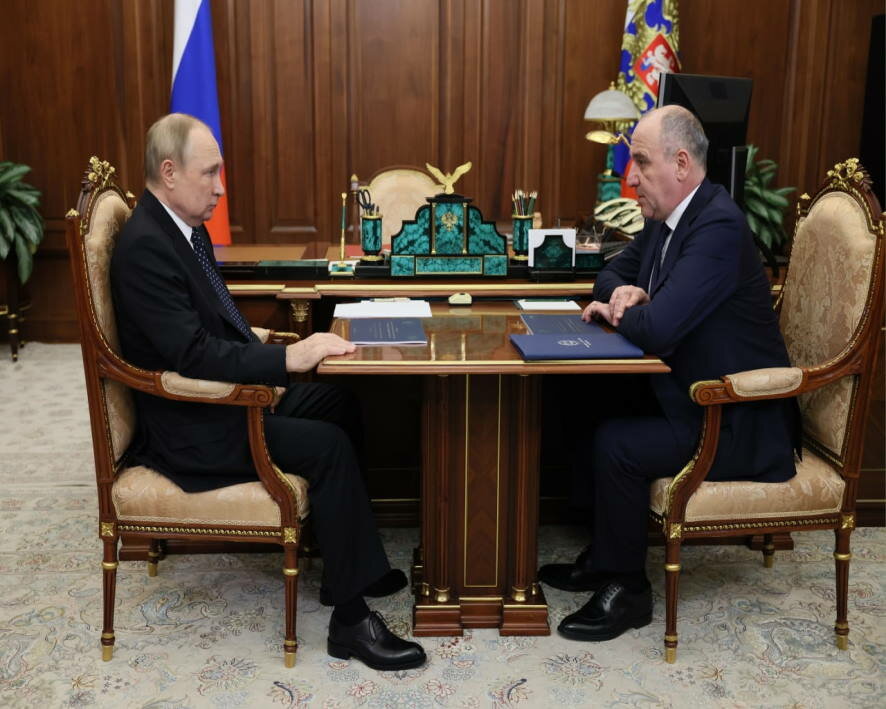 Владимир Путин провёл рабочую встречу с главой Карачаево-Черкесской Республики Рашидом Темрезовым