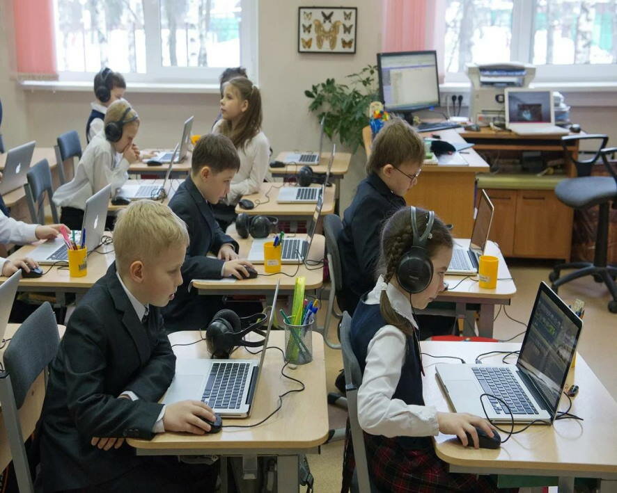 «Ростелеком» получит 521 млн руб. на проведение интернета в школы в регионах
