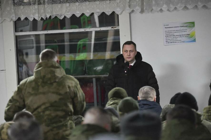 Губернатор Саратовской области Роман Бусаргин встретился с мобилизованными региона в одном из пунктов их временной дислокации