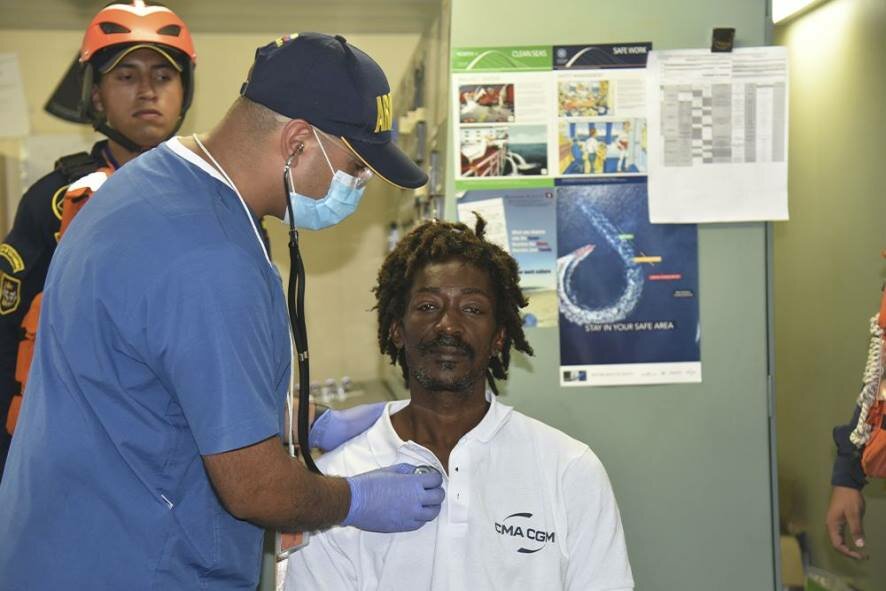 Доминиканский моряк 24 дня выживал в открытом море