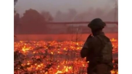 В Якутии эвакуируют жителей сел, к которым приближаются лесные пожары