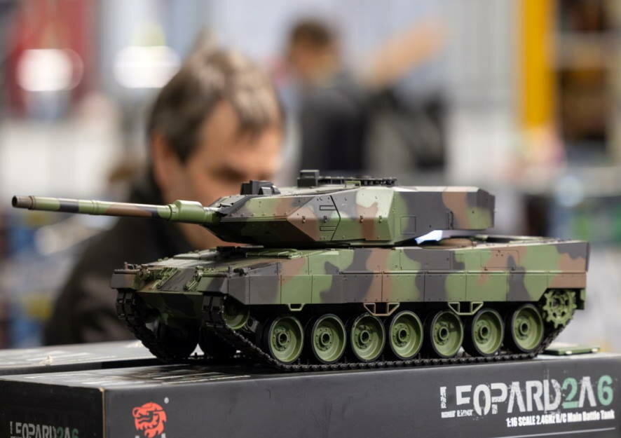 БМР Leopard 2R, которые Финляндия направит Киеву, признали неудачной инвестицией