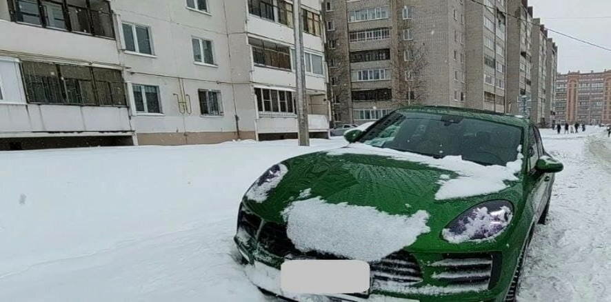 Момент ДТП с участием жены хоккеиста Вовченко зафиксировал видеорегистратор