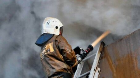 В Симферополе беспилотник атаковал объект, повредив емкость с горюче-смазочными материалами