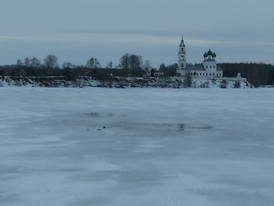 Спасатели ищут основателя группы Cream Soda, провалившегося под лед под Ярославлем