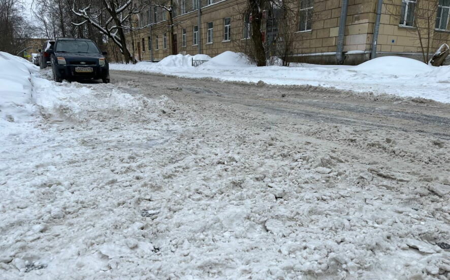 «Что-то не так в управлении городом»: эксперт по ЖКХ Кириллов о регулярных «снежных коллапсах» в Петербурге